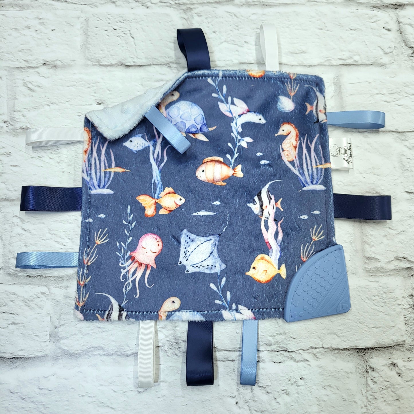 Profondeur marin - Doudou étiquettes craquante avec coin de dentition