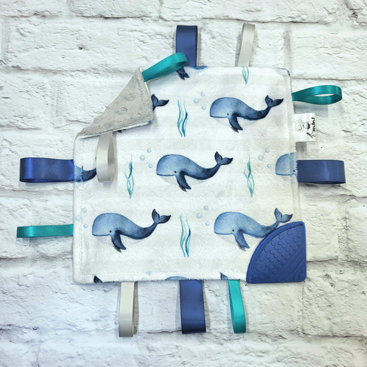 Bulles et Baleineaux - Doudou étiquettes craquante avec coin de dentition