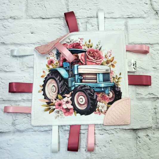 Rose et tracteur - Doudou étiquettes craquante avec coin de dentition