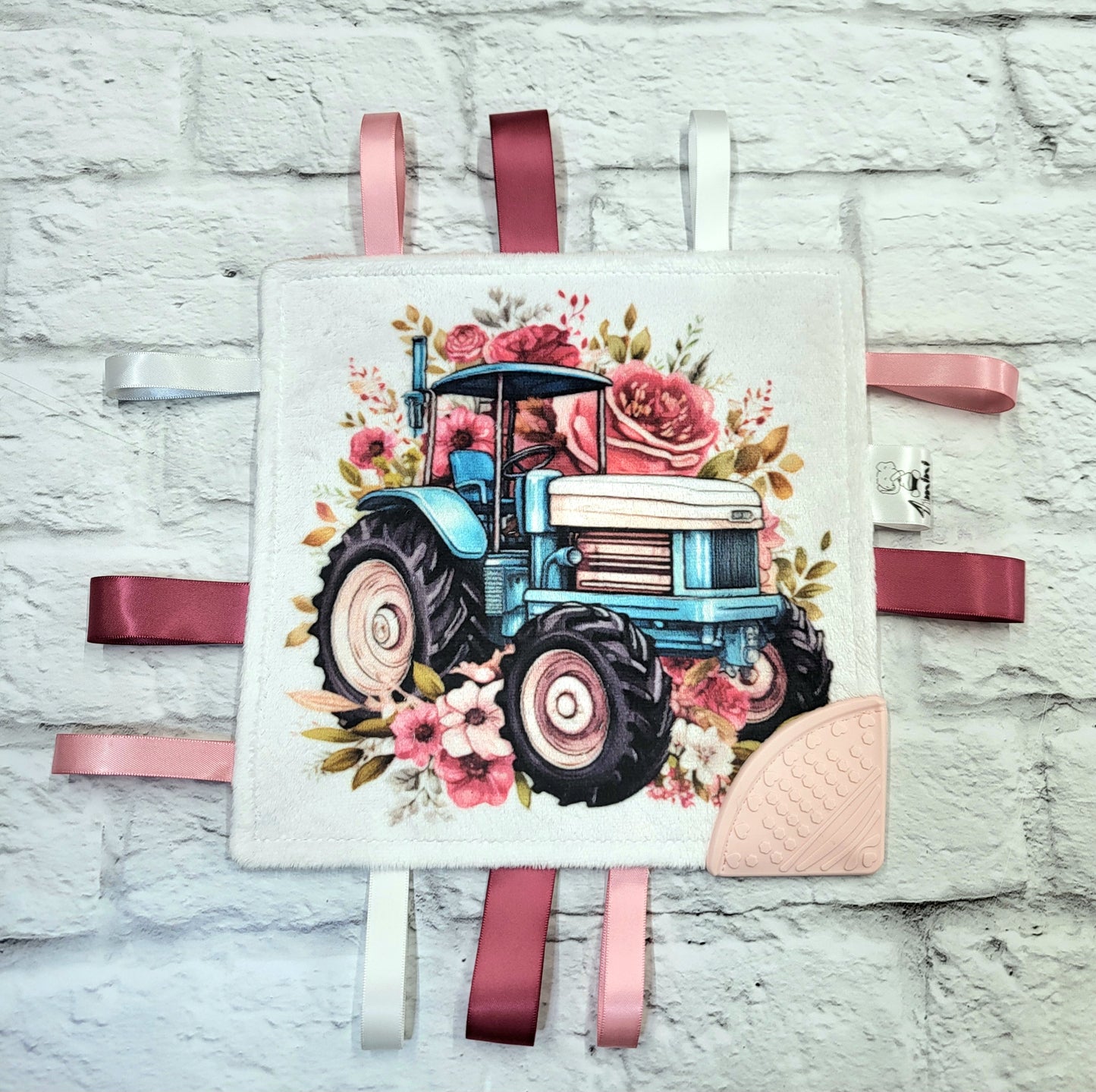 Rose et tracteur - Doudou étiquettes craquante avec coin de dentition