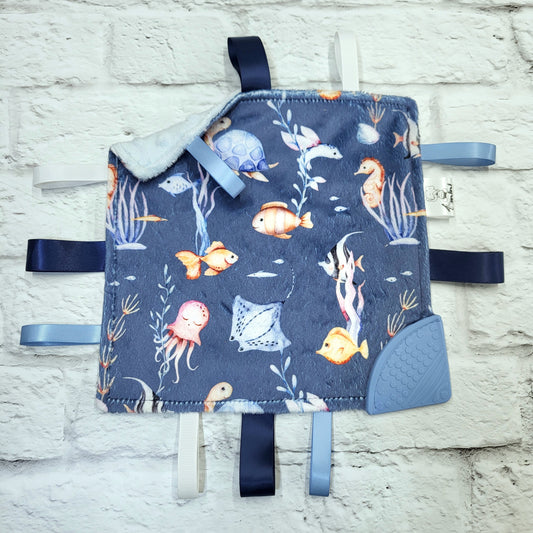 Profondeur marin - Doudou étiquettes craquante avec coin de dentition