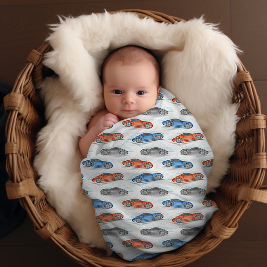 Couverture d'emmaillotage en mousseline de bambou et coton pour bébé, doudou motif à toute vitesse, voiture de course, auto bleu et véhicule rouge, transport par 4Timini.
