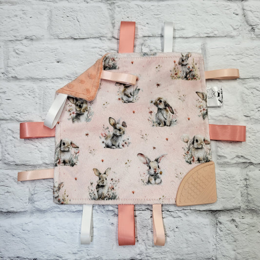 Câlin du Printemps - Doudou étiquettes avec coin de dentition