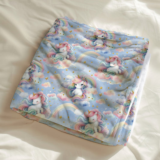 Couverture, calinou doudou motif jolie licorne arc-en-ciel dans les nuages, dans un ciel bleu étoile par 4timini