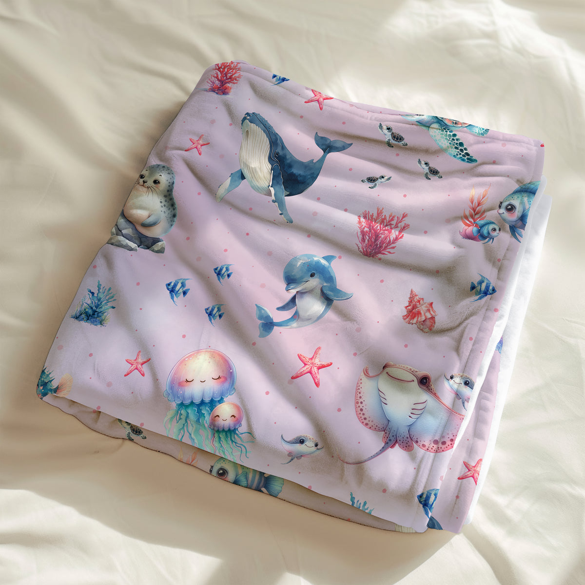 couverture, calinou doudou motif animaux marin, baleine, méduse, tortue, étoile de mer, hippocampe, océan, mer, poisson, dauphin par 4timini