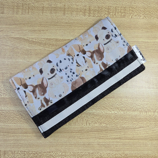 Protège carnet de santé pour carnet de vaccination et cartes médicales avec un doux motif de chiots, chiens, pitou, aquarelles par 4Timini