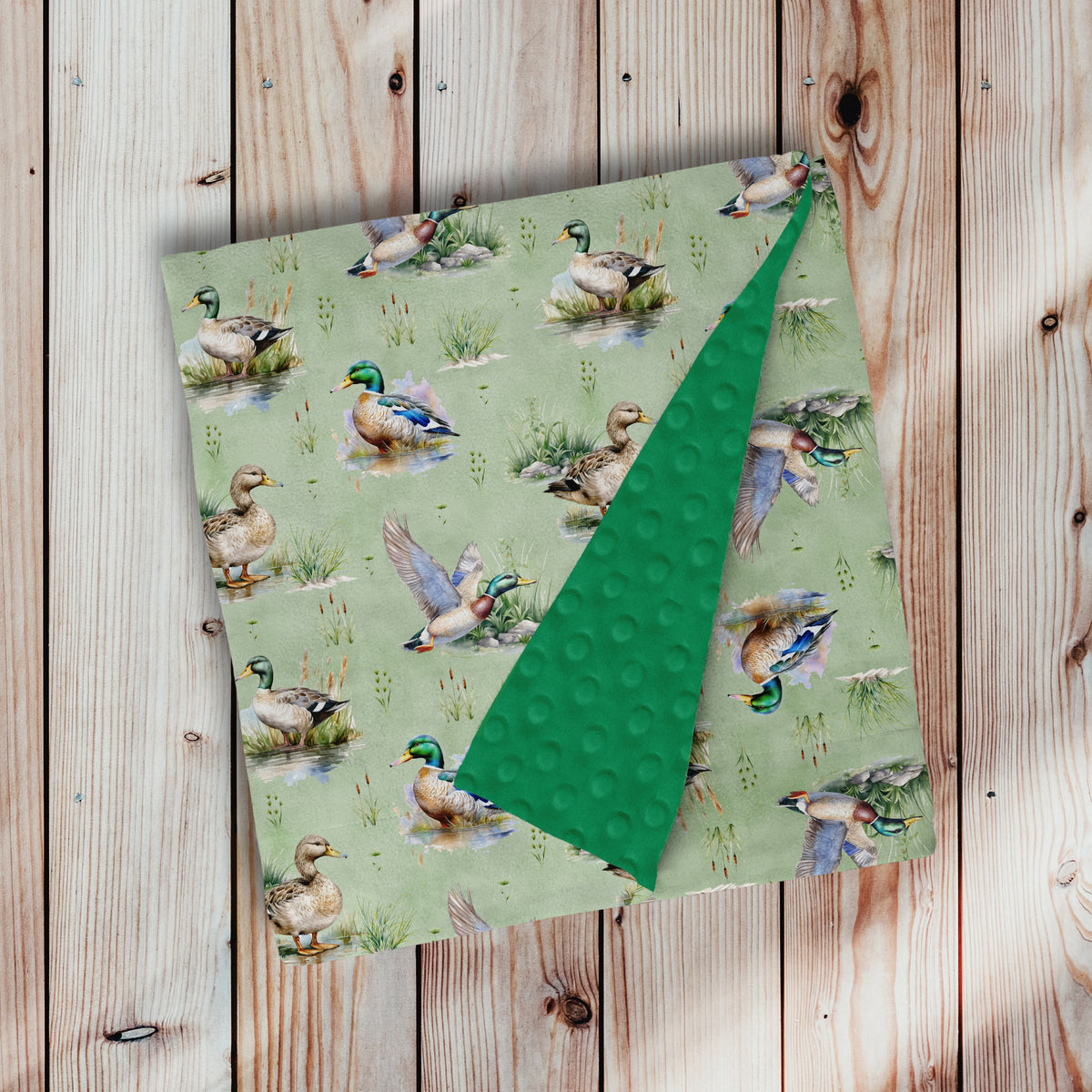 doudou, couverture en minky avec endos en minky dot, à pois, texturé, ultra douce, motif Les amis de l'étang, canard, mallard, colvert avec endos vert melon par 4Timini.