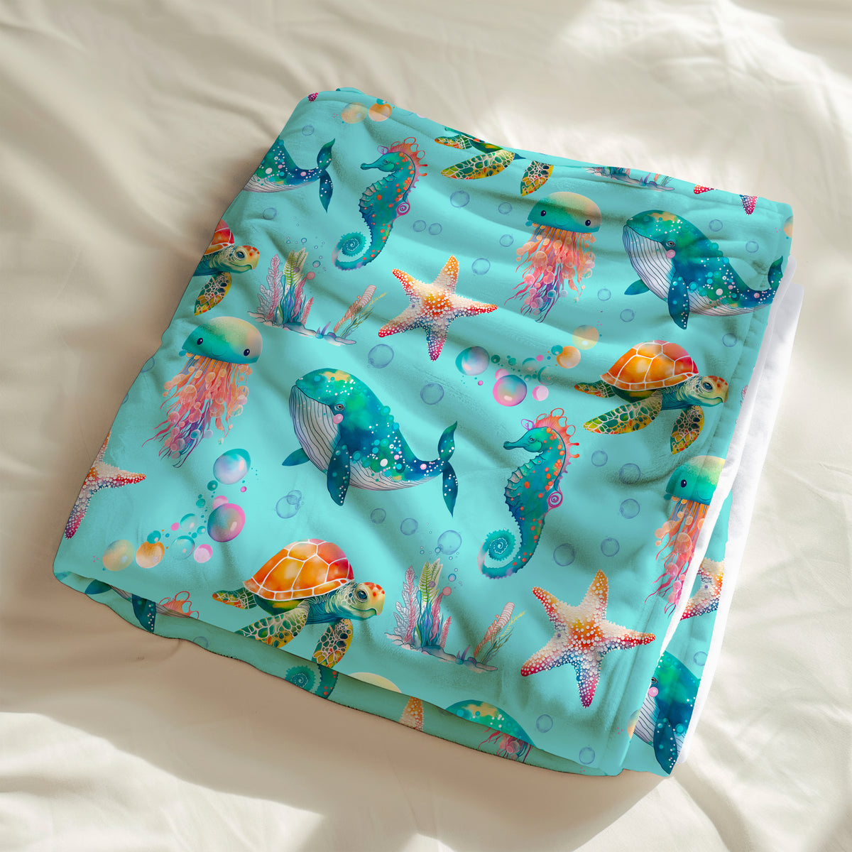 couverture, calinou doudou avec motif animaux marin, baleine, méduse, tortue, étoile de mer, hippocampe, océan, mer, bulle par 4timini
