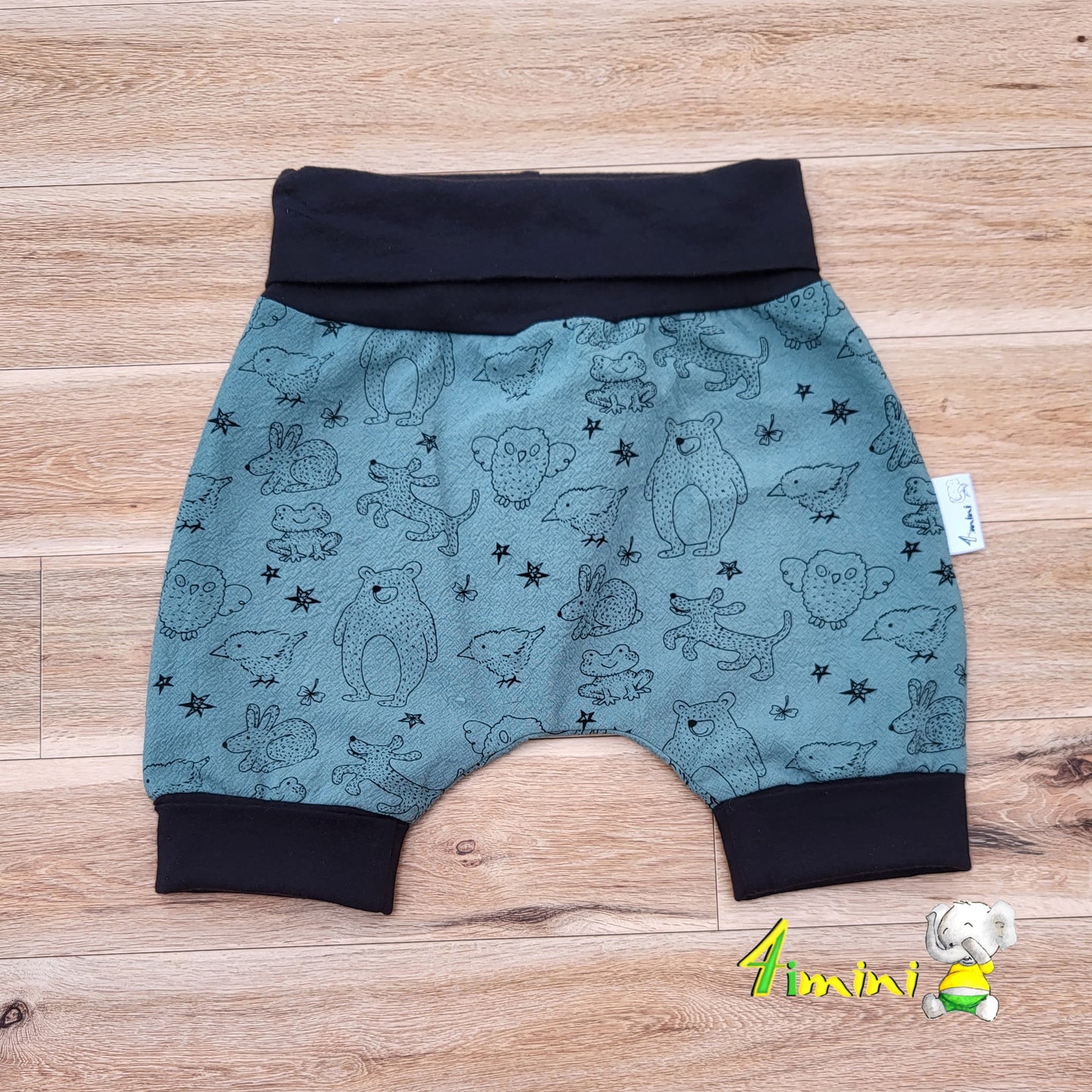 short évolutif avec animaux en mousseline vert sauge par 4timini